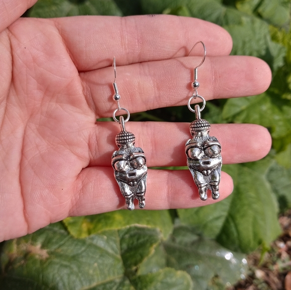 Venus of willendorf earrings - Picture 4 of 8
